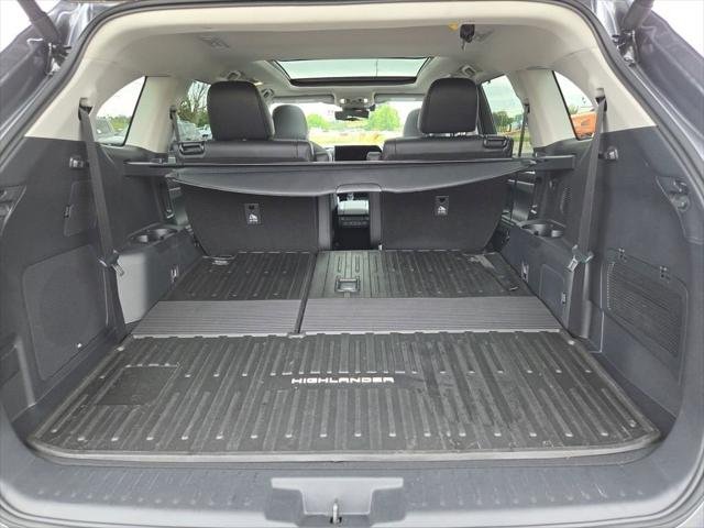 Certified Used 2025 MAGNETIC GRAY MET. Toyota  image 25