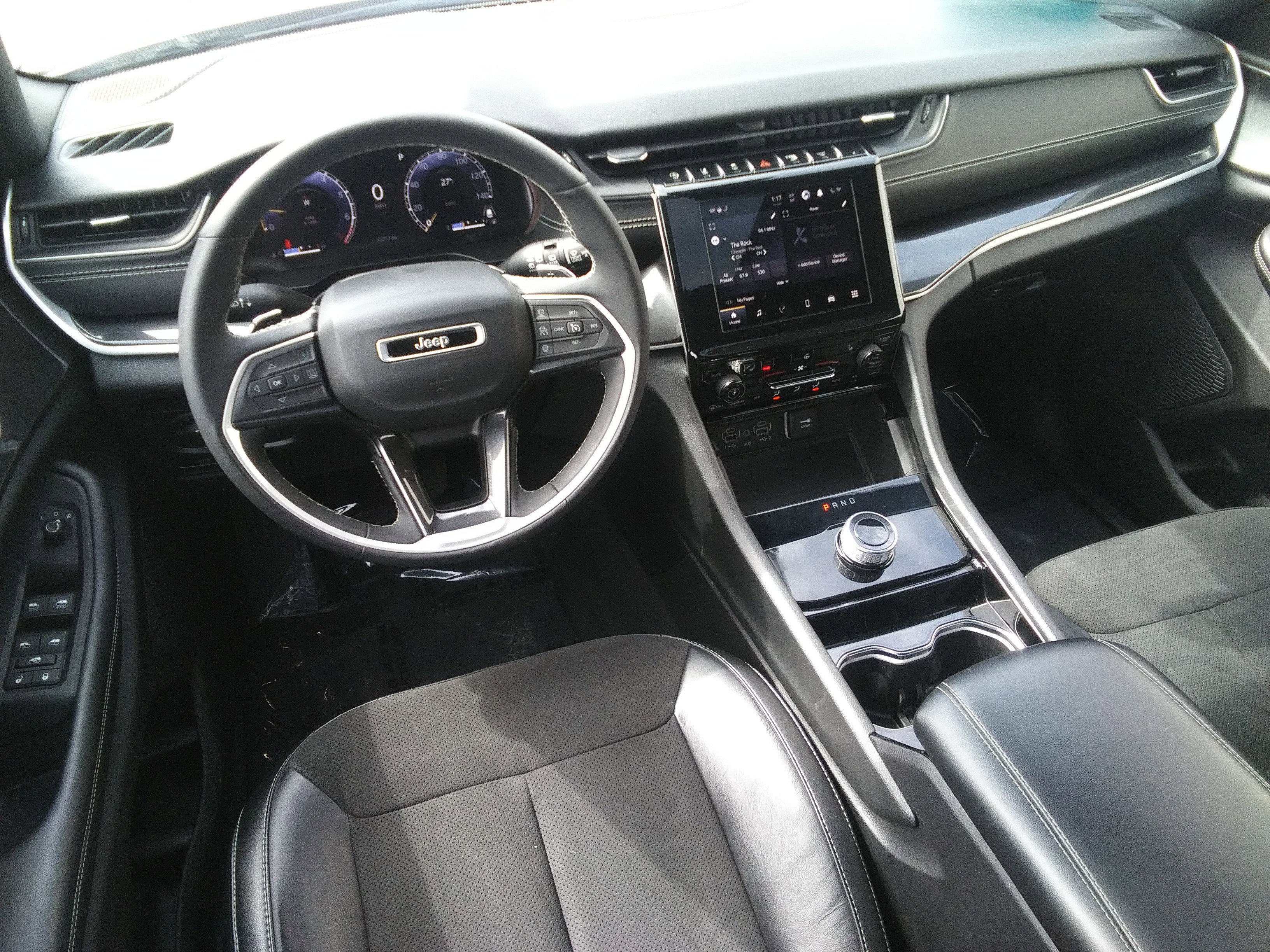 Used 2023 Gray Jeep Altitude image 14