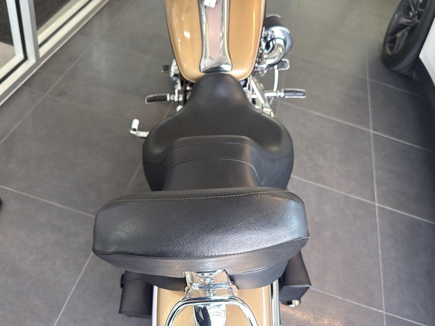 Used 2003 gold Harley Davidson Screaming Eagle image 27
