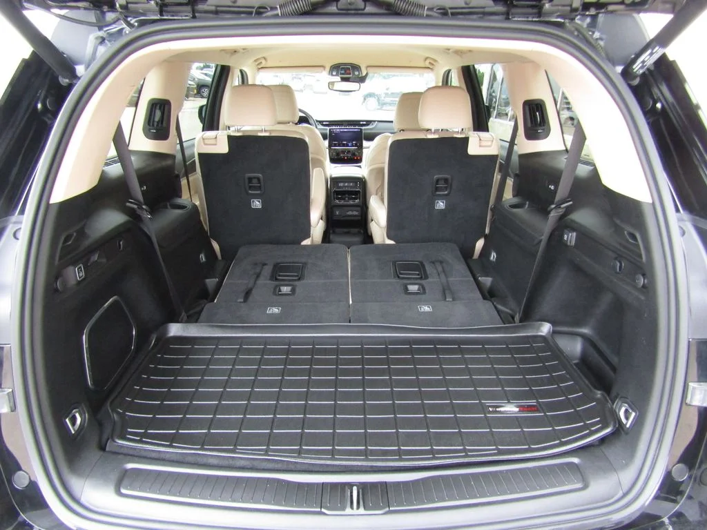 Used 2022 Black Jeep Limited image 36