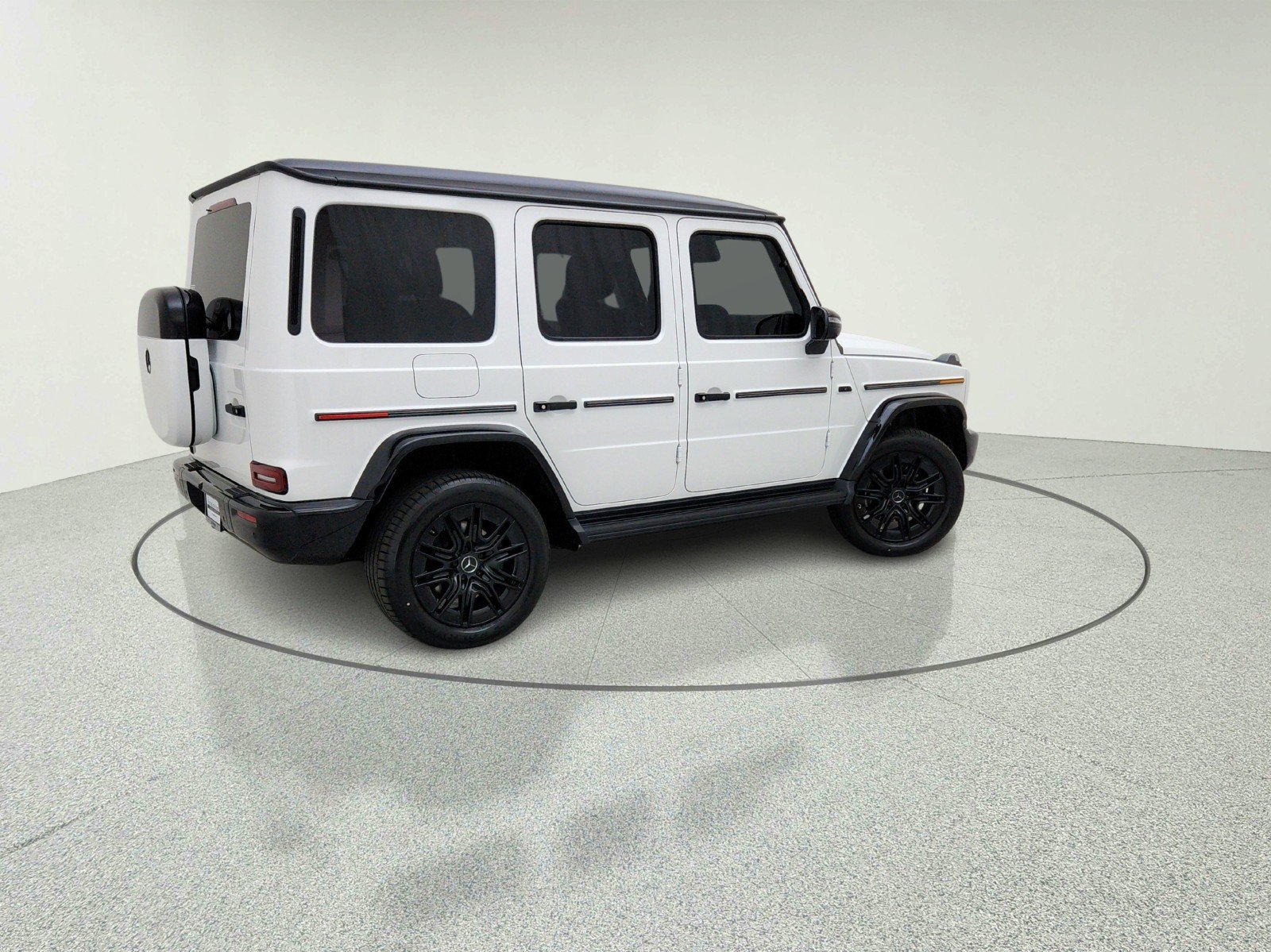 Certified Used 2026 MANUFAKTUR Moonlight White Metallic Mercedes-Benz G 580e image 8