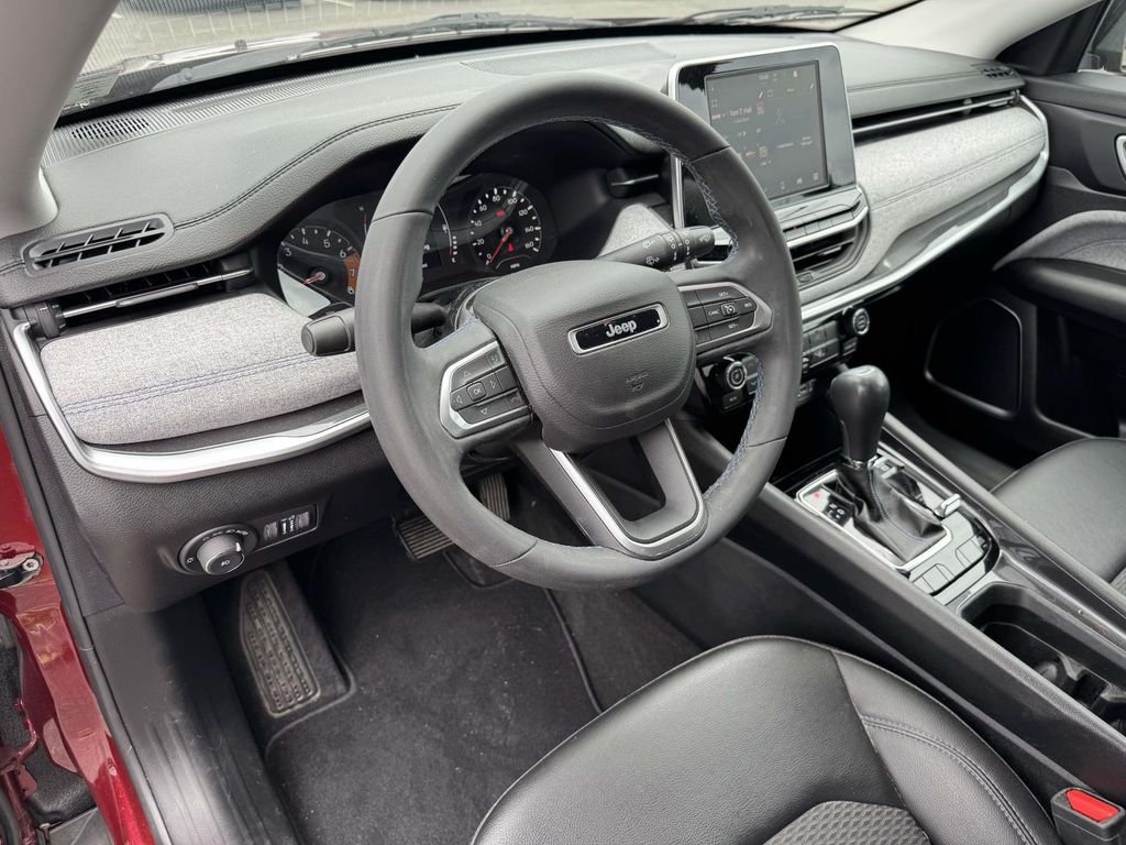 Used 2022 Red Jeep Latitude image 2