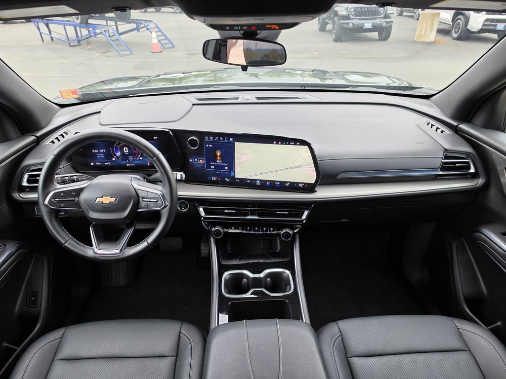 Used 2025 Mosaic Black Metallic Chevrolet LT image 24
