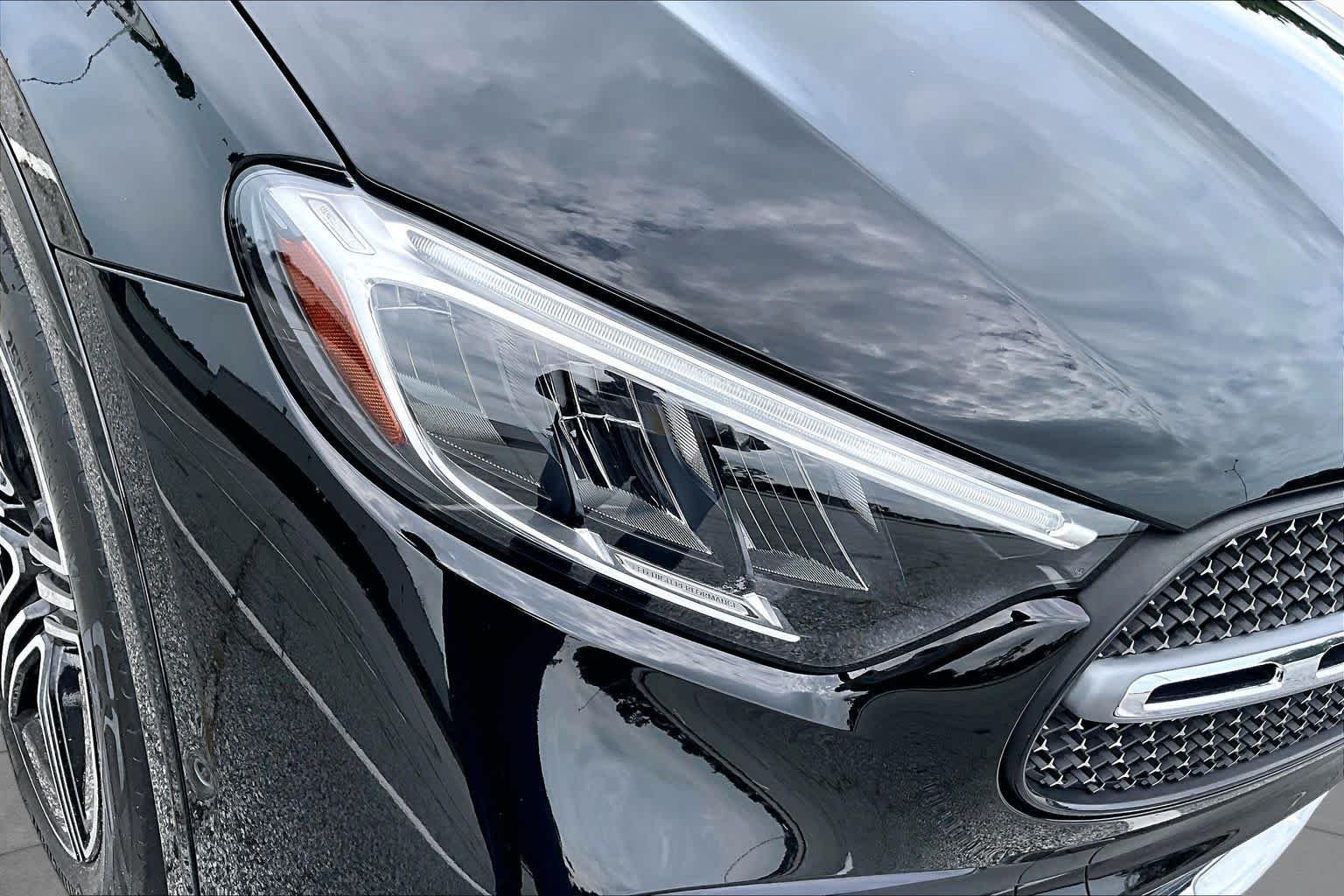 Used 2023 Black Mercedes-Benz GLC 300 image 28