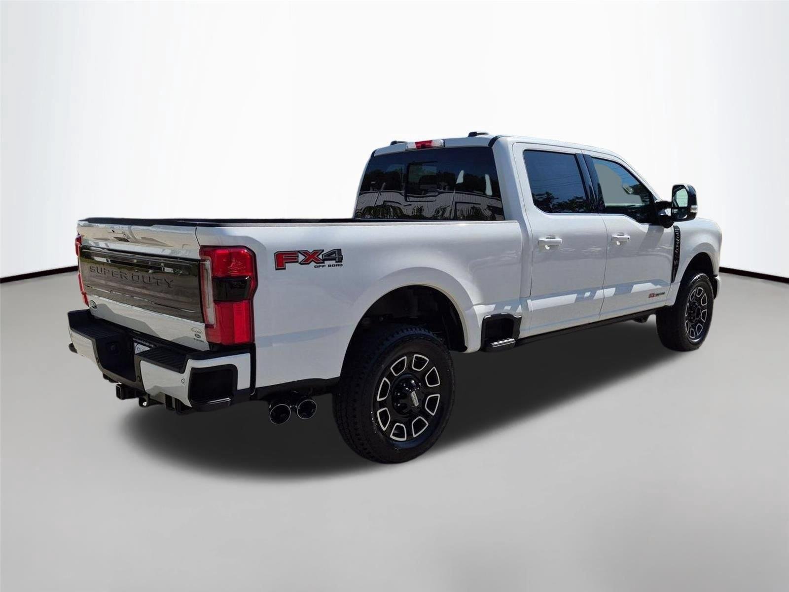 New 2027 Star White Metallic Tri-Coat Ford F-250® Platinum® image 5
