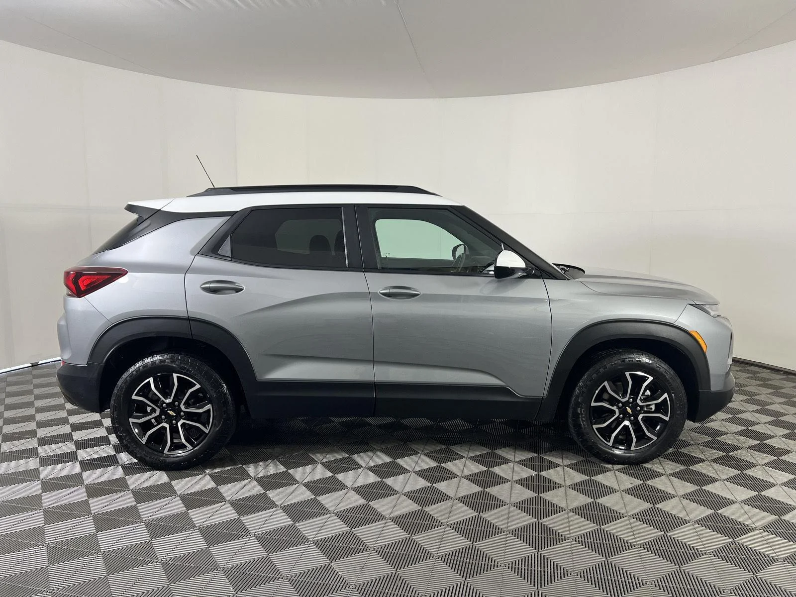 Used 2023 Sterling Gray Metallic Chevrolet ACTIV image 30