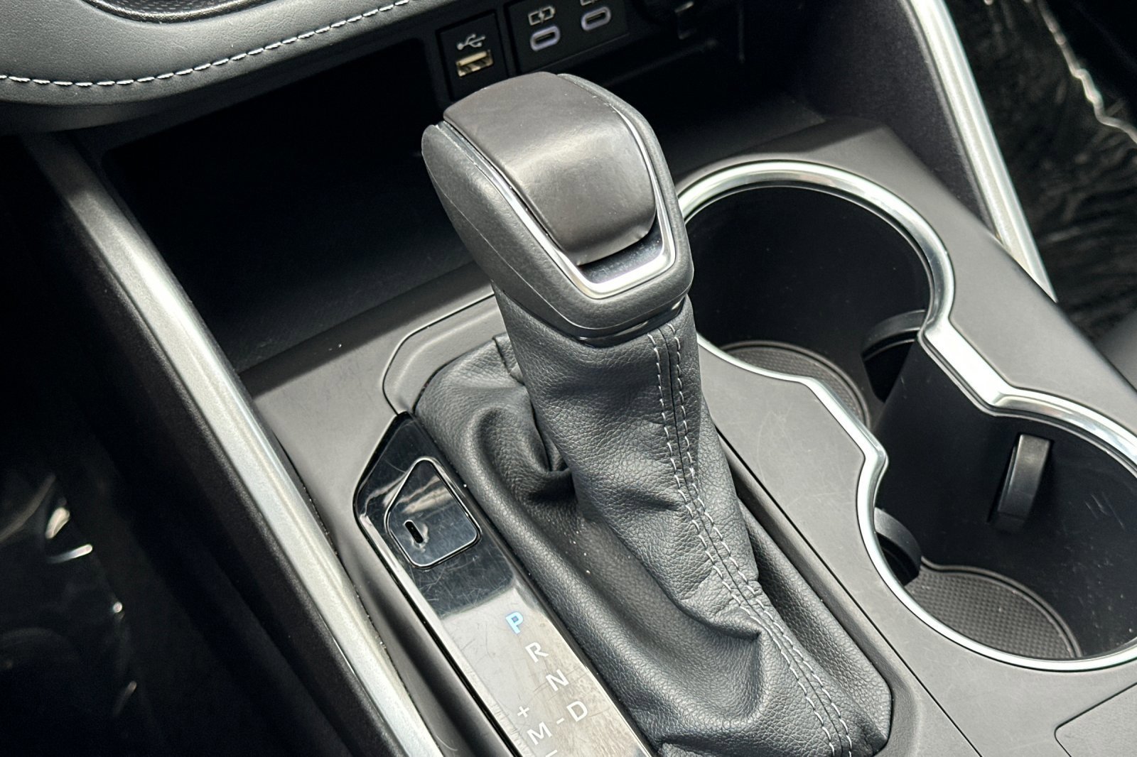2025 Toyota Highlander LE - Photo 22