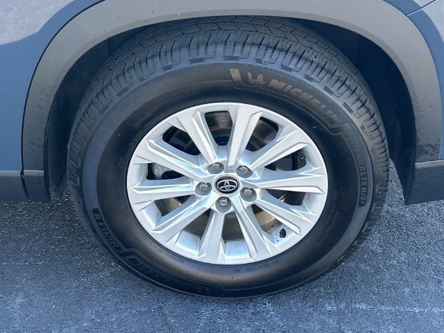 Used 2024 White Toyota XLE image 14