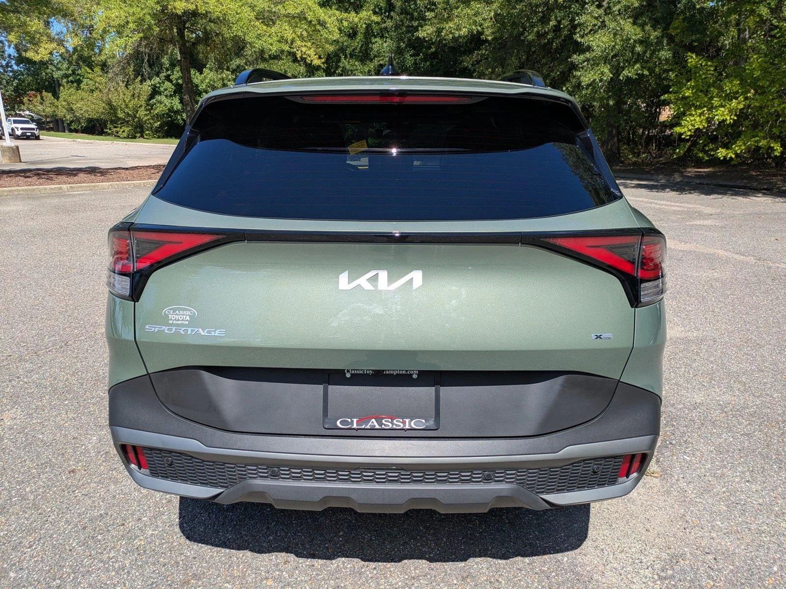 Used 2024 Jungle Green Kia X-Line image 5