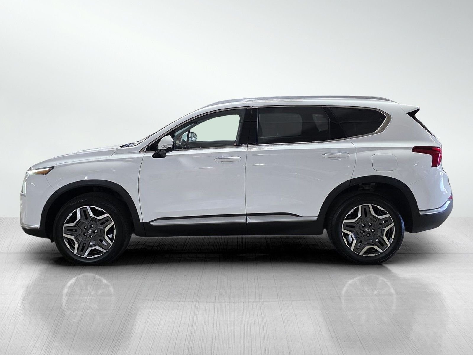 Used 2021 Cream White Hyundai Limited image 4