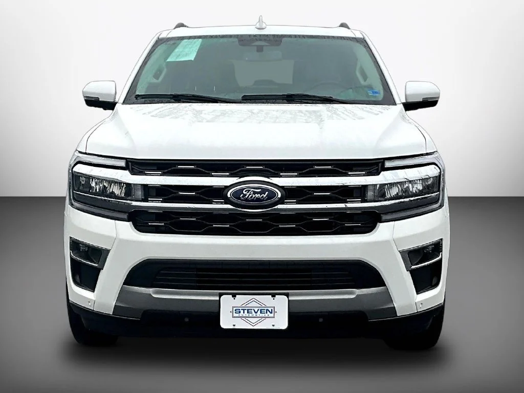 Used 2024 White Ford Limited image 2