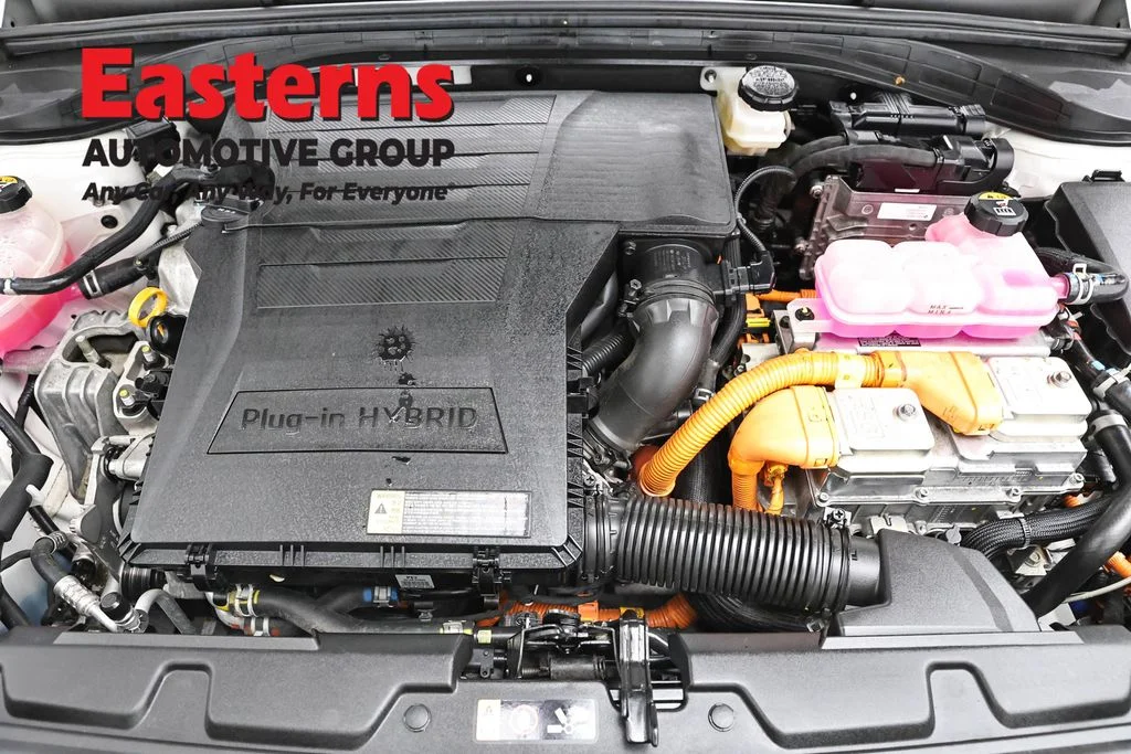 Used 2021 White Hyundai Limited image 7