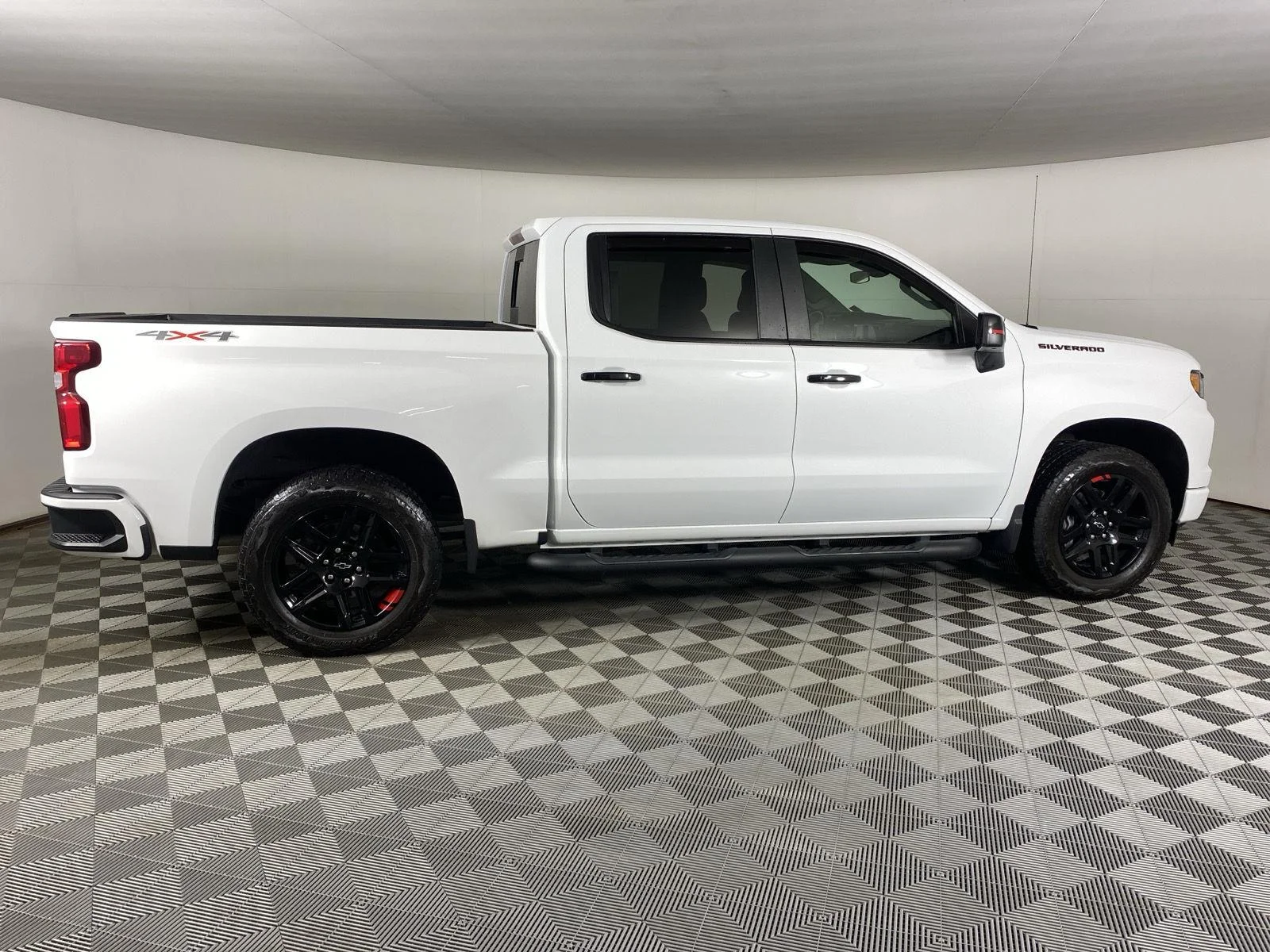 Used 2024 Summit White Chevrolet RST image 8