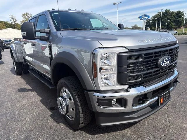 New 2027 Iconic Silver Metallic Ford F-450® XL image 34