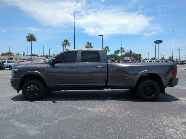 Used 2025 Granite Crystal Metallic Clearcoat Ram Limited image 9