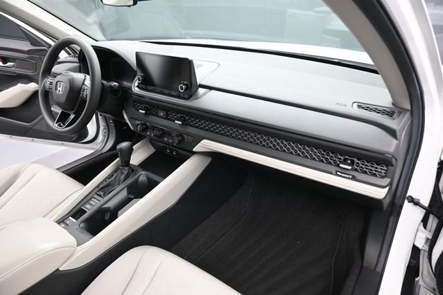 Used 2024 White Honda EX image 16