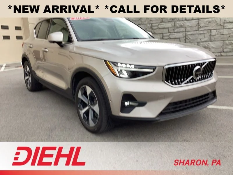 2024 Volvo XC40 B5 Plus Bright AWD's photo