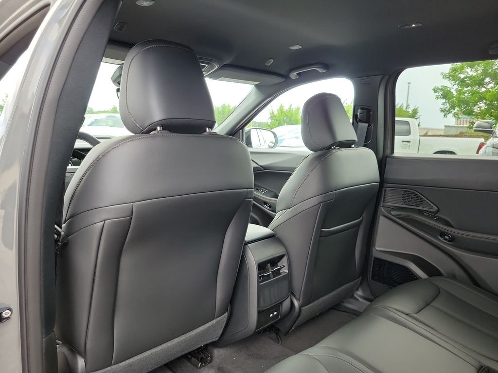 New 2026 Sting-Gray Clear-Coat Exterior Paint Jeep Limited image 17
