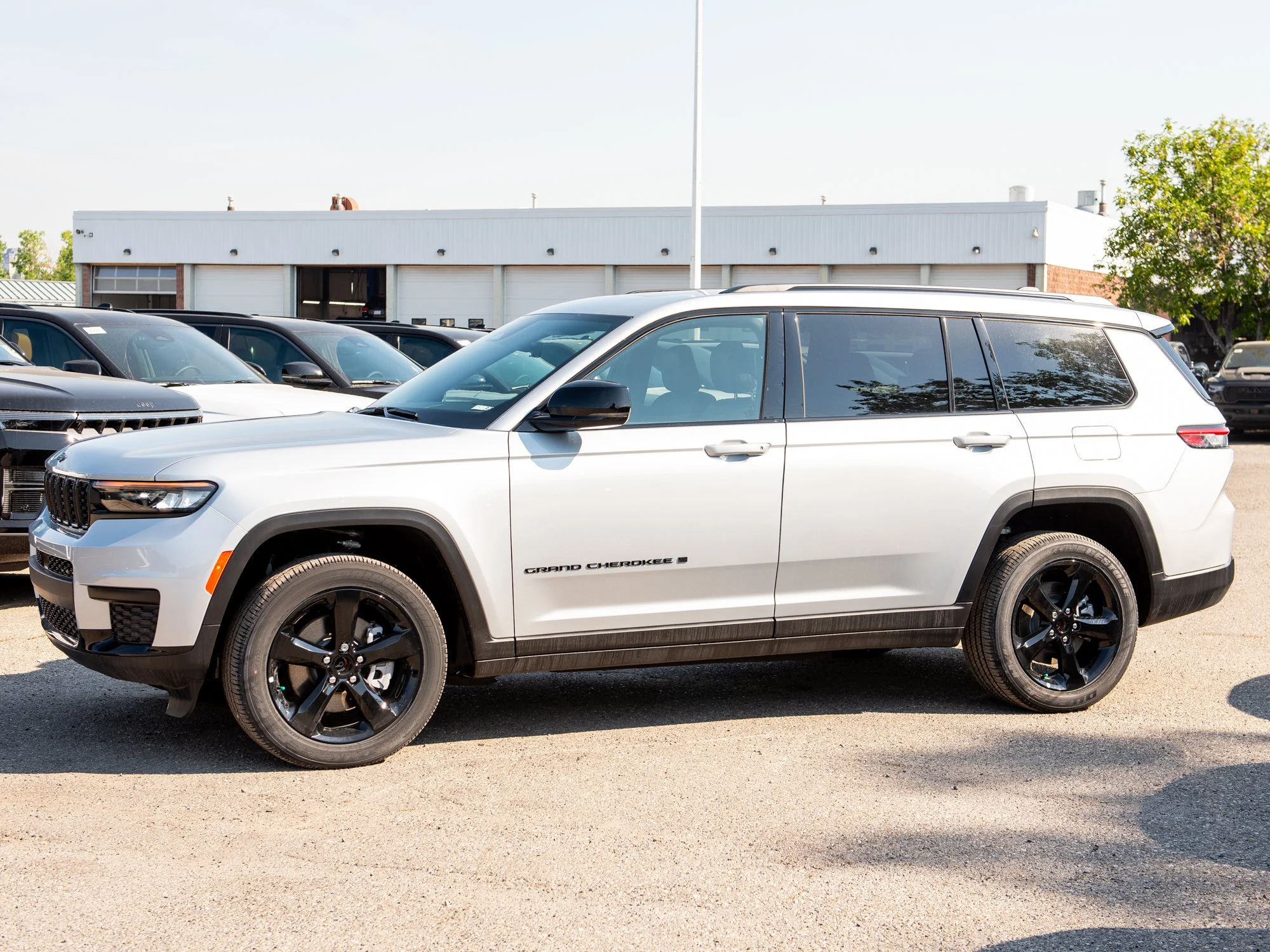 New 2025 Silver Jeep Altitude* 4x4, Sunroof, Trailer Tow Package, Heated Leather image 2