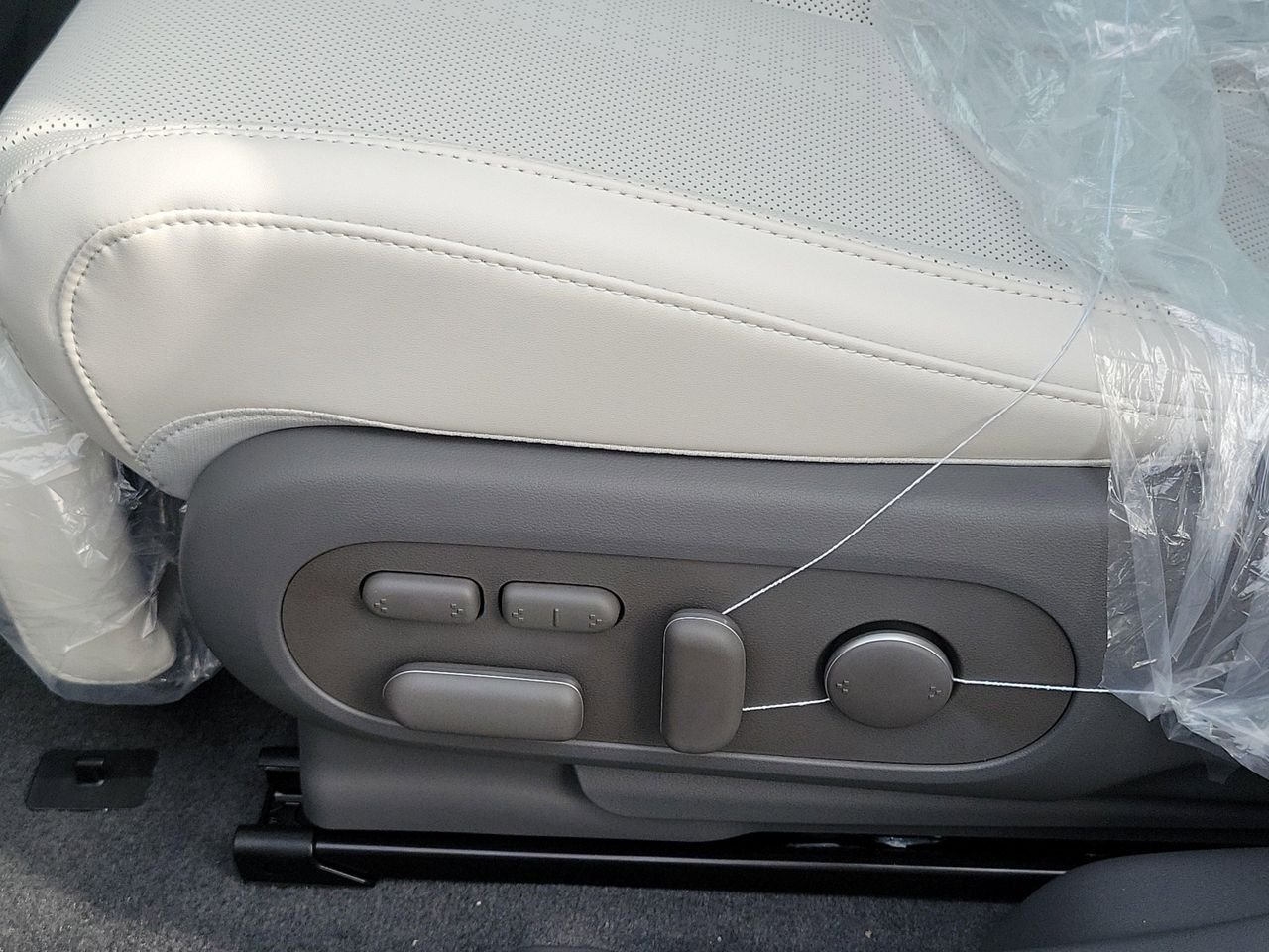 New 2026 Atlas White Hyundai Limited image 18