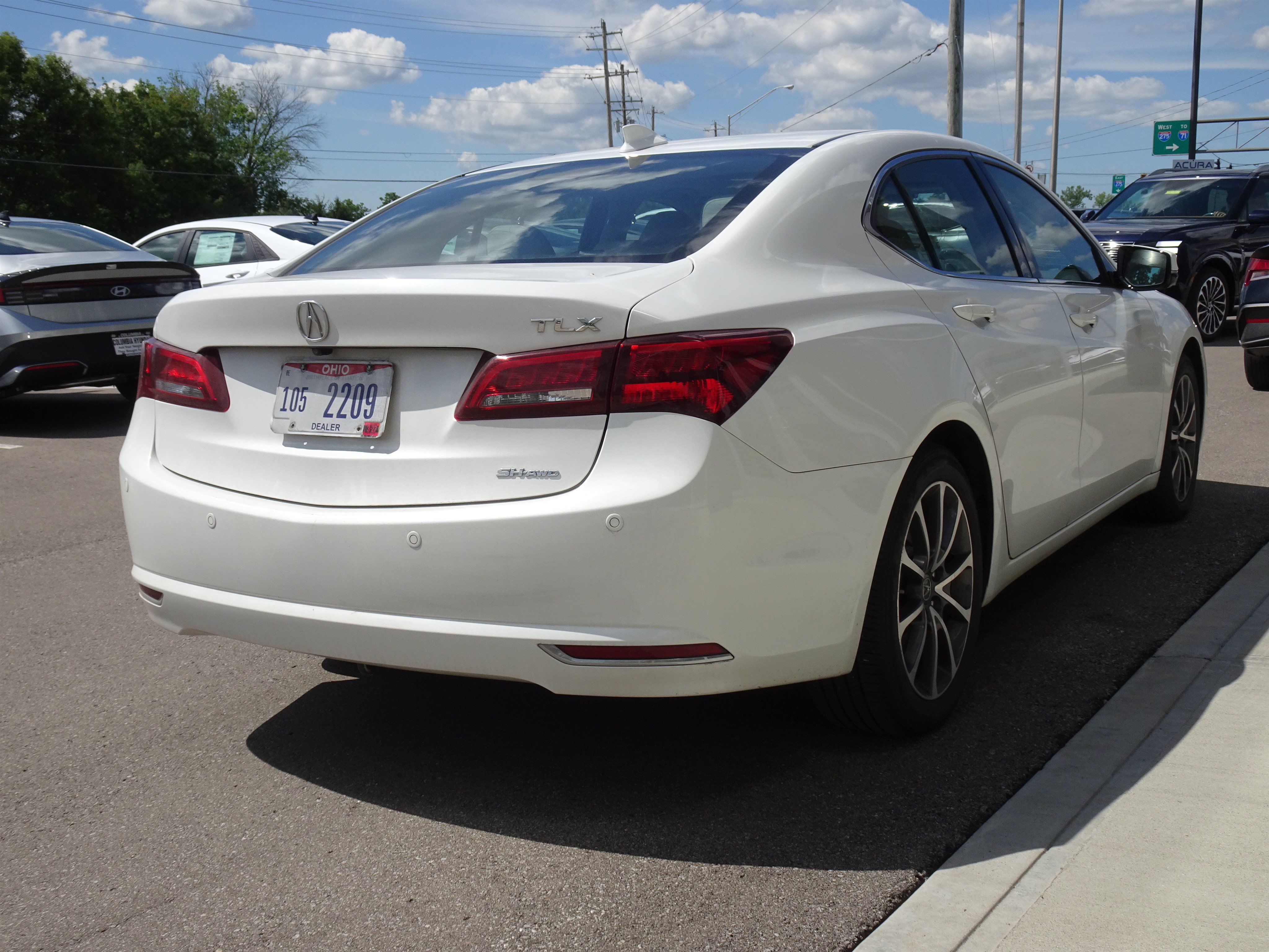 Used 2017 Bellanova White Pearl Acura V6 w/Advance Pkg image 5