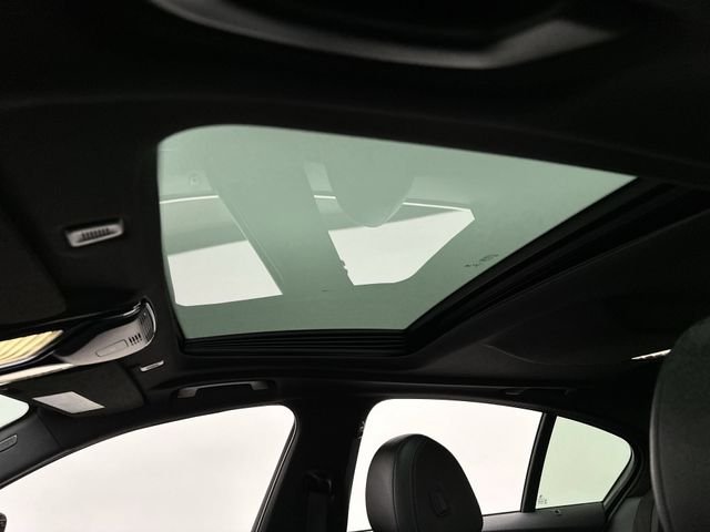 2019 BMW 5 Series 530i - Photo 22