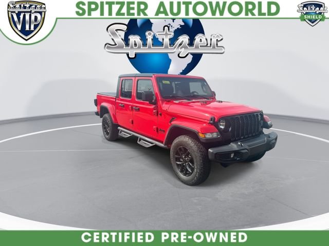 Used 2022 Red Jeep Sport image 2