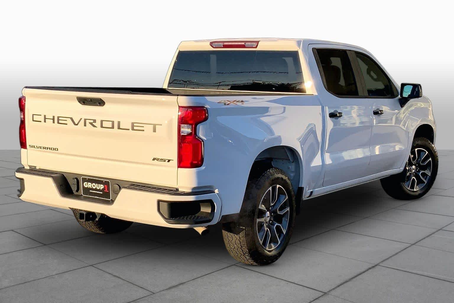 Used 2024 Summit White Chevrolet RST image 12