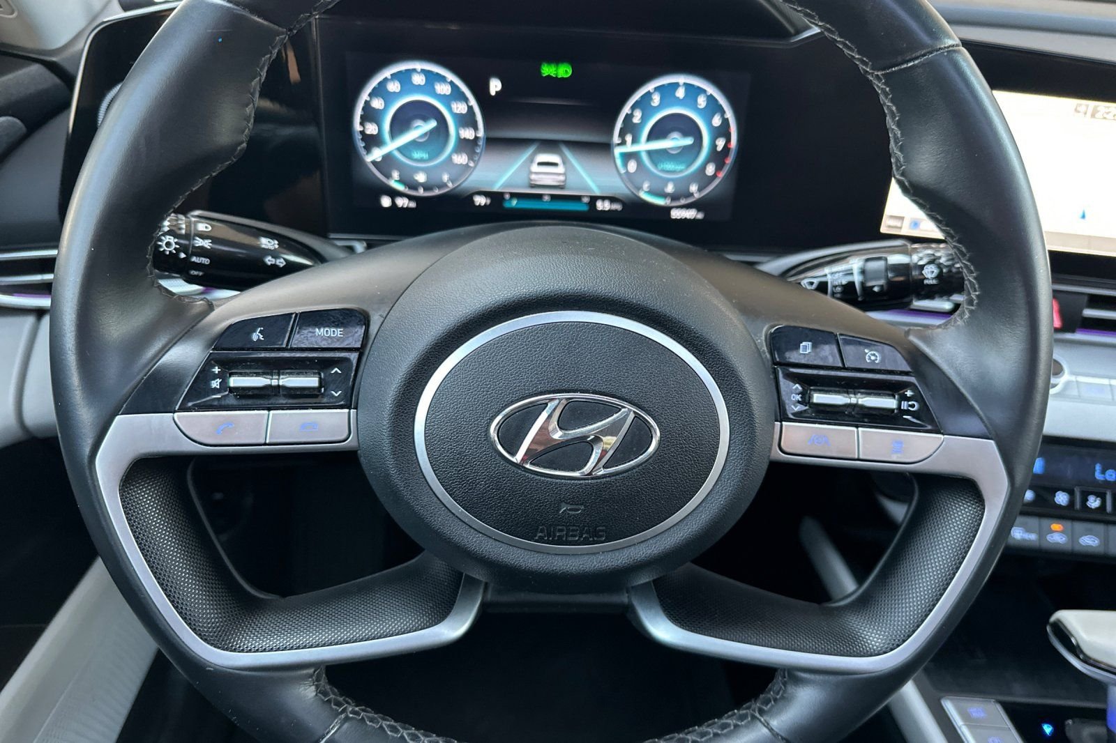 Used 2022 Black Hyundai Limited image 25