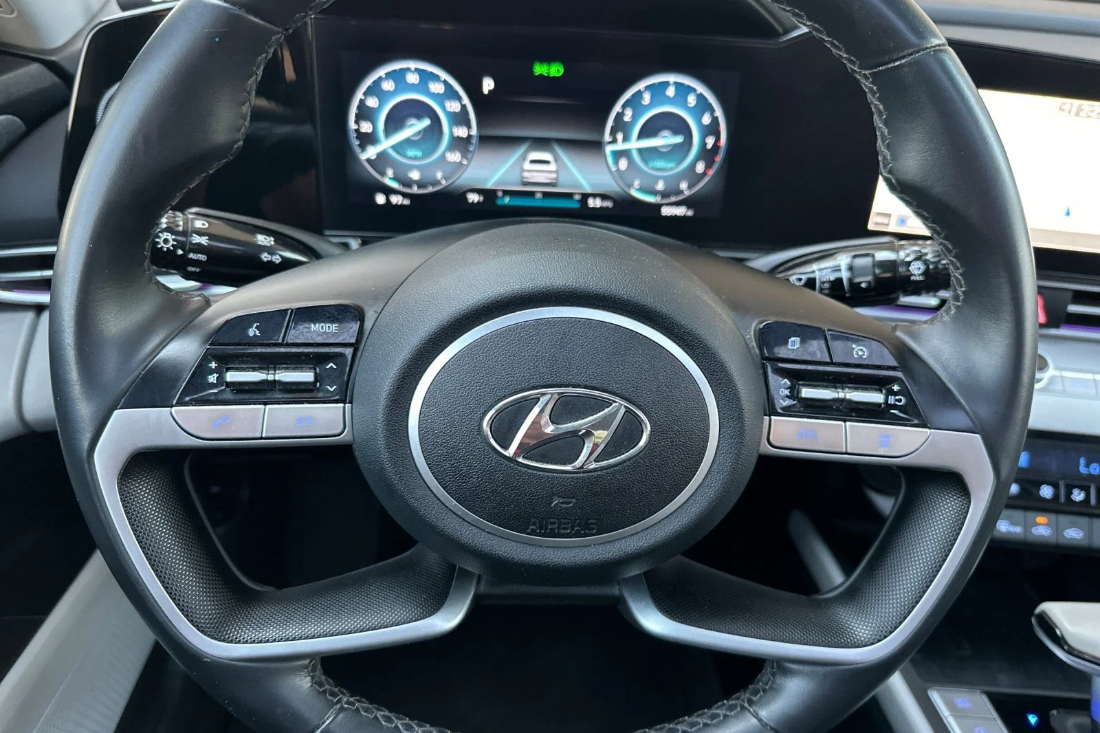 Used 2022 Black Hyundai Limited image 25