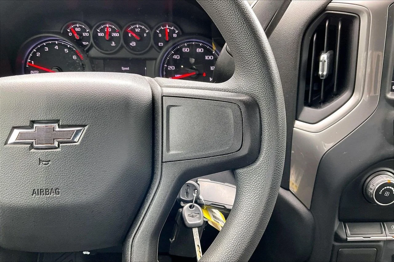 Used 2021 Blue Chevrolet Custom image 28