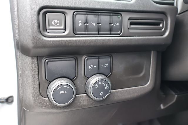 Used 2021 SUMMIT WHITE Chevrolet RST image 25
