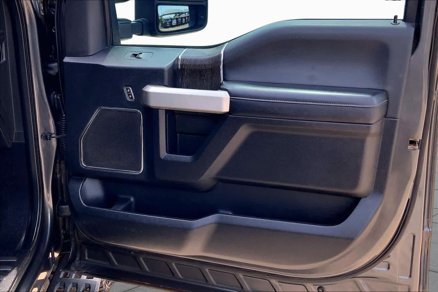 Used 2020 GRAY Ford LARIAT image 22