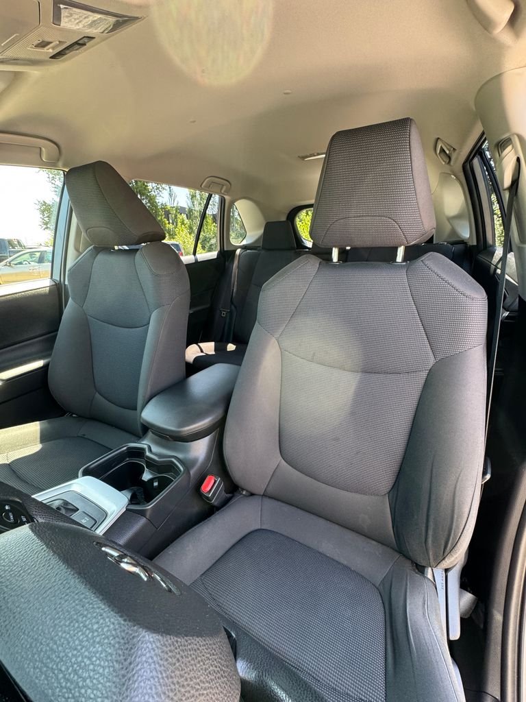 Used 2020 Magnetic Gray Metallic Toyota LE image 33