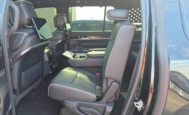 Used 2024 Black Jeep Series III image 5