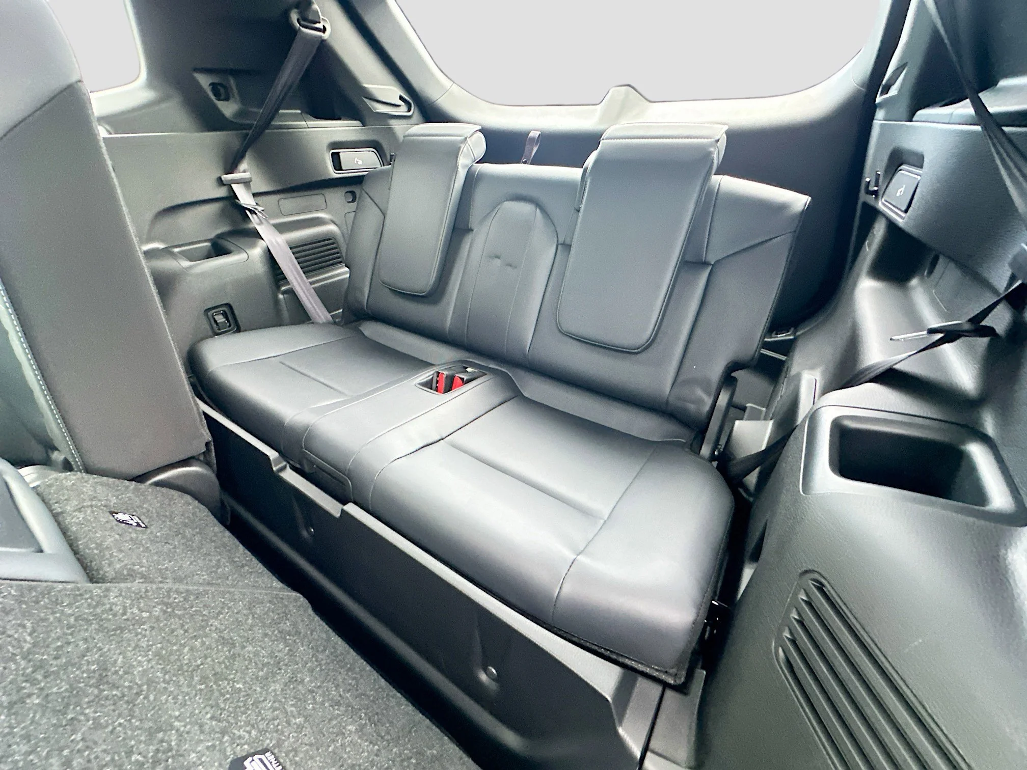 New 2026 Moonstone Gray Metallic Mitsubishi SE image 18