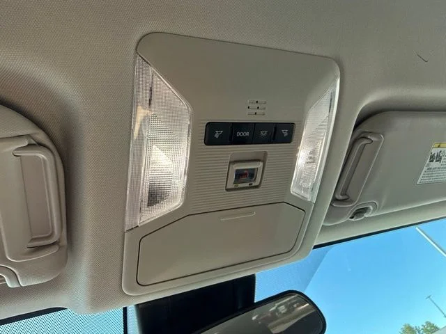2024 Toyota RAV4 XLE - Photo 26