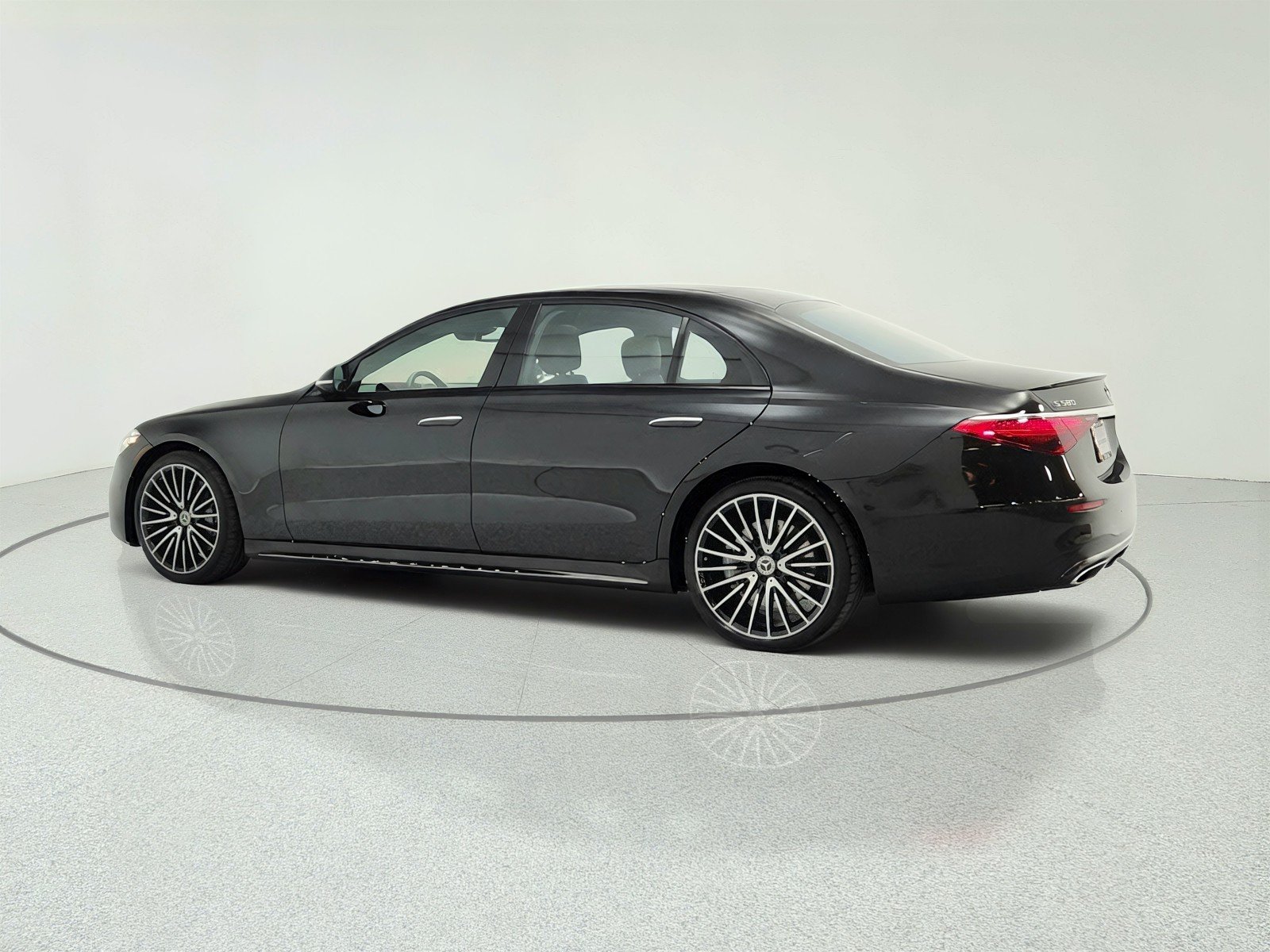 Certified Used 2023 Obsidian Black Mercedes-Benz S 580 4MATIC® Sedan image 7