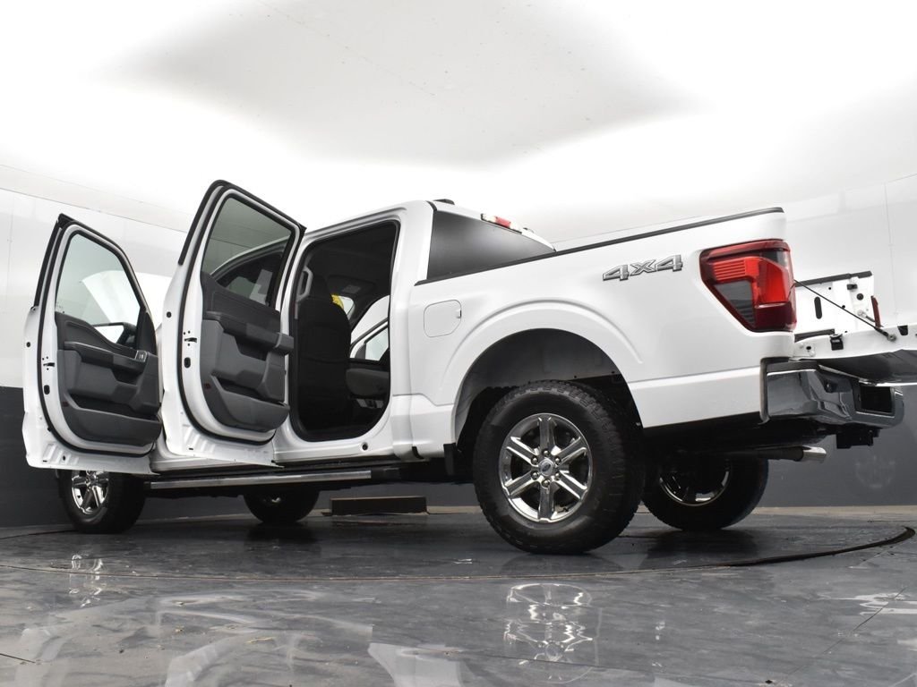 Used 2025 White Ford XLT image 37
