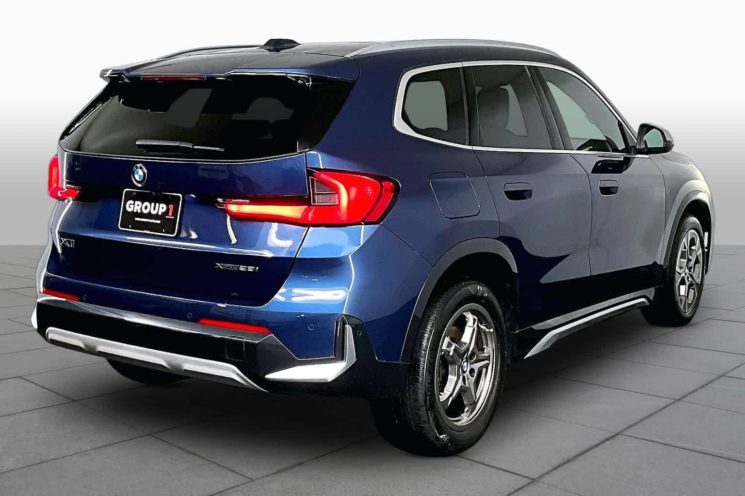 Used 2023 Phytonic Blue Metallic BMW xDrive28i image 13