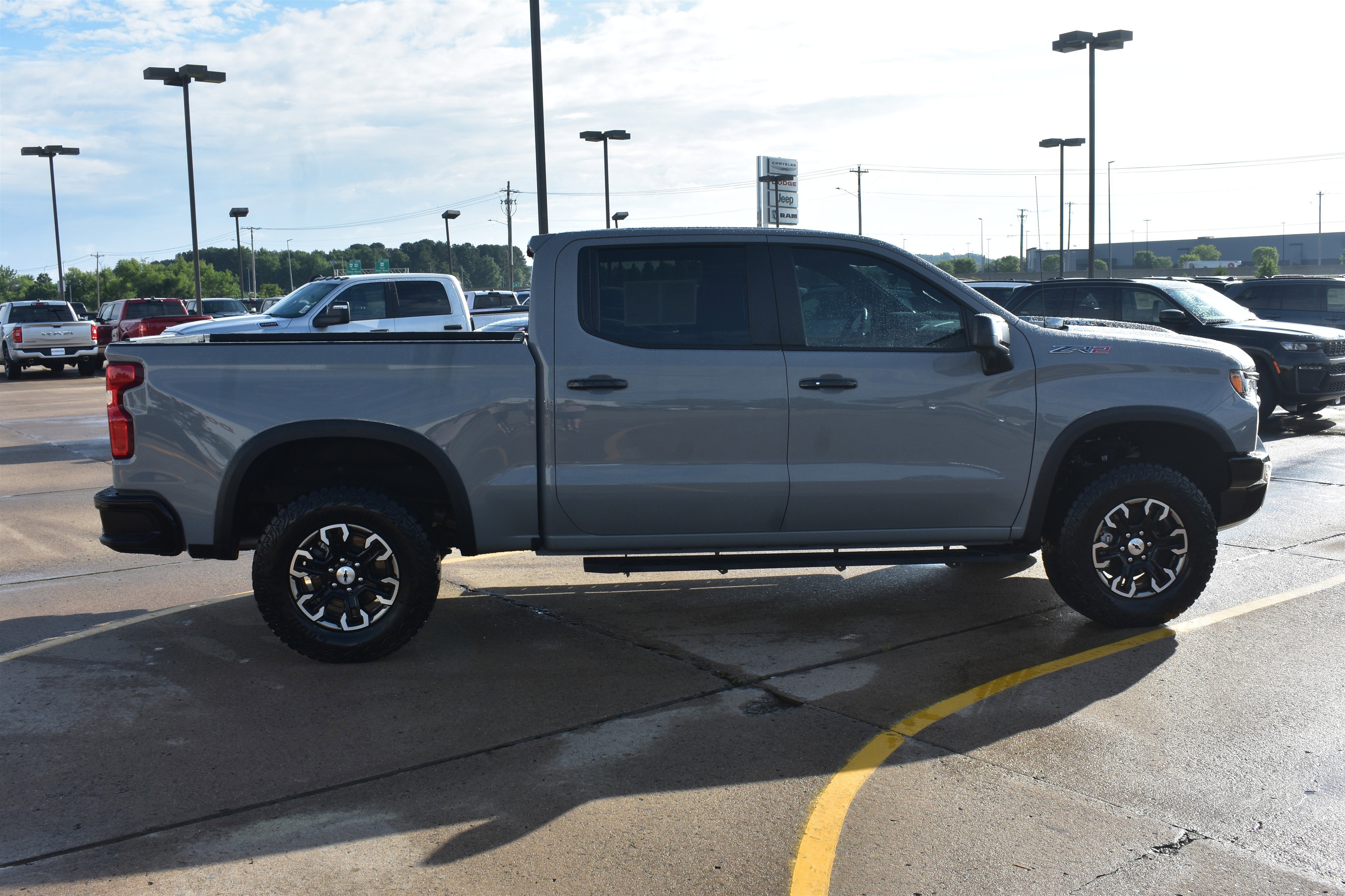 Used 2025 Slate Gray Metallic Chevrolet ZR2 image 4