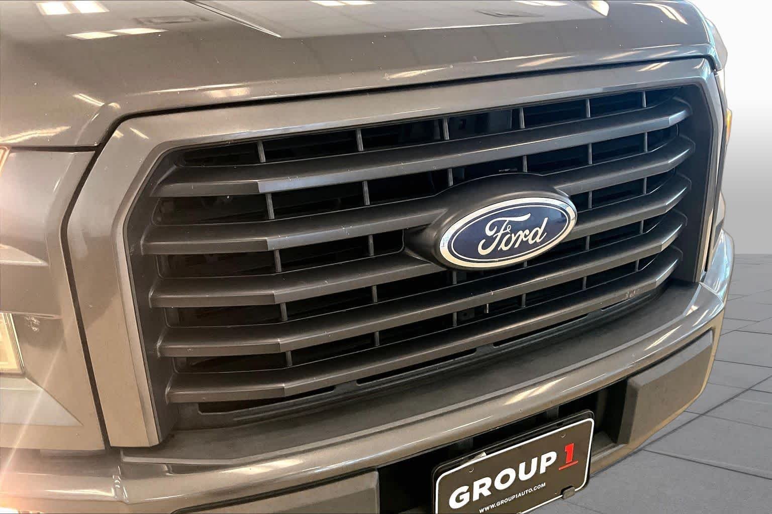 Used 2017 Magnetic Metallic Ford XL image 26