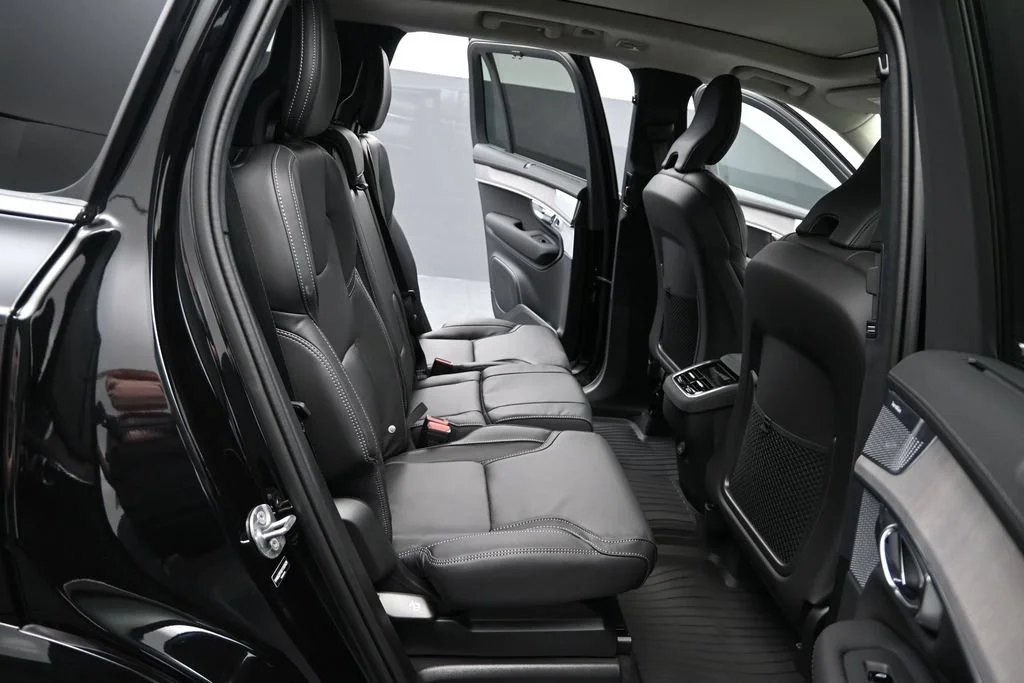 New 2027 Black Volvo B6 Ultra image 17