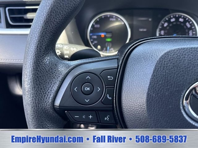 2020 Toyota RAV4 LE - Photo 29