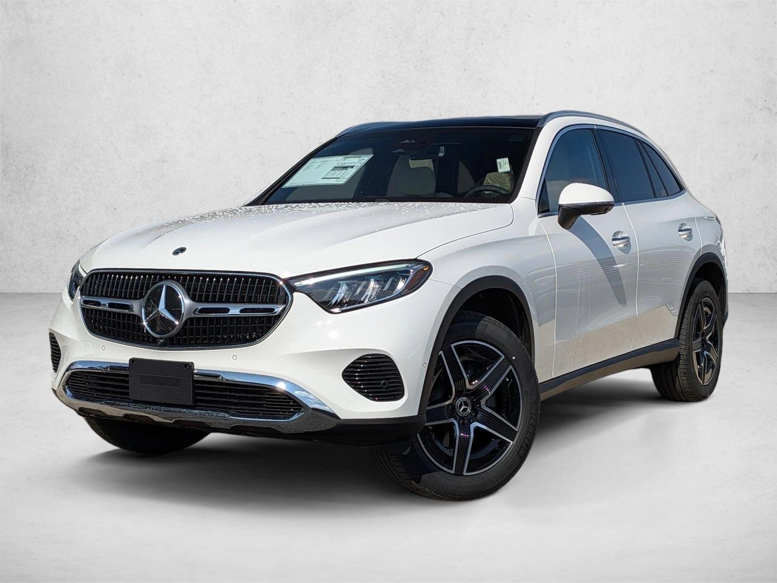 New 2026 Polar White Mercedes-Benz GLC300 image 1