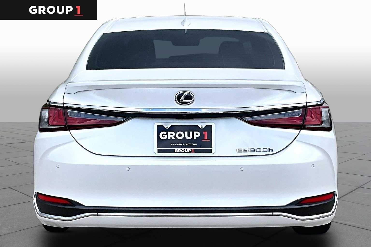 Certified Used 2021 EMINENT WHITE PEARL Lexus  image 5