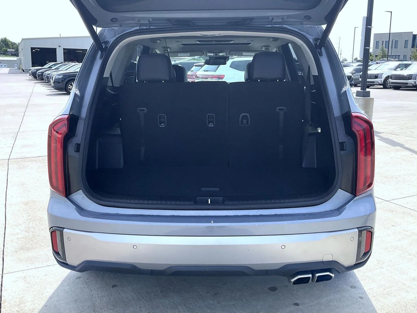Used 2025 Silver Kia S image 9