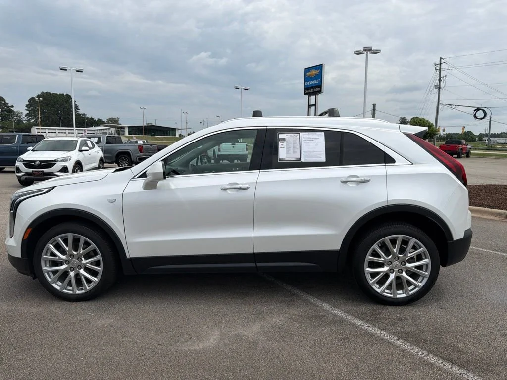 2022 Cadillac XT4 Luxury's photo