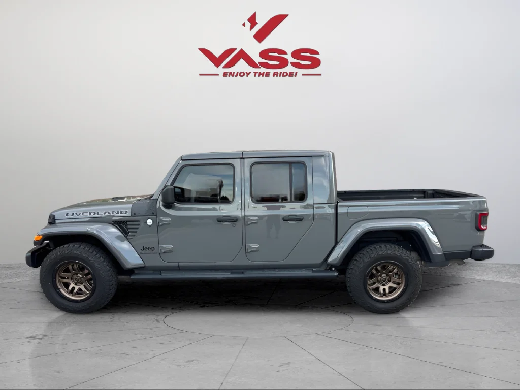 Used 2021 Gray Clearcoat Jeep Overland image 2