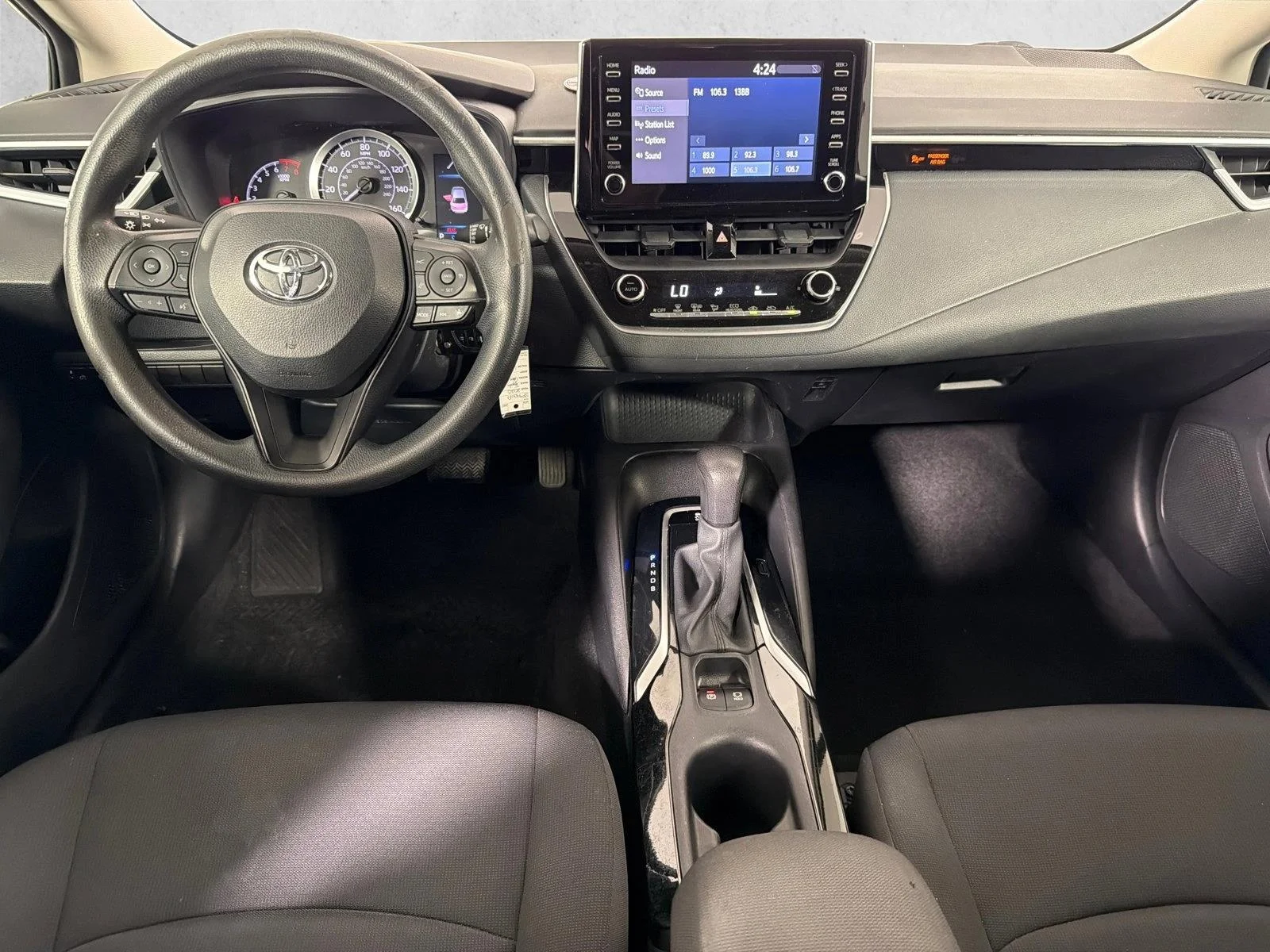 Used 2020 White Toyota LE image 22